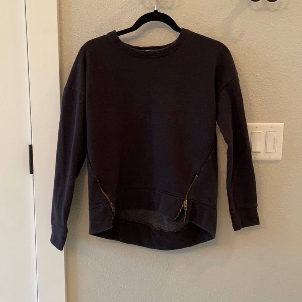 Cute ATHLETA Pullover with zippers on sides!